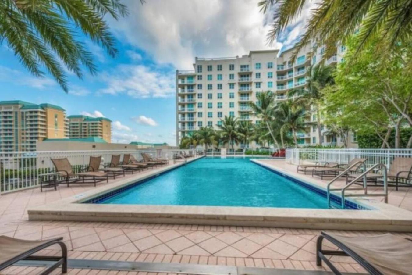 Apartment In Casa Costa Condo!Beach Pass Included Boynton Beach Ngoại thất bức ảnh